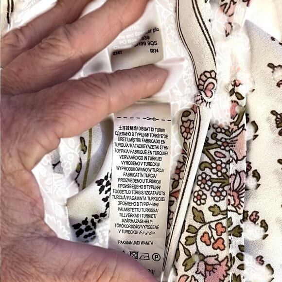 *NWOT* LIMITED Edition Floral Patterned Women's Top | Size 6 - Picture 6 of 9